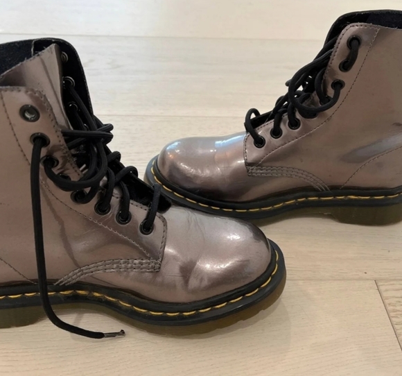 Dr. Martens Pewter Spectra Patent Leather Pascal - Picture 3 of 5